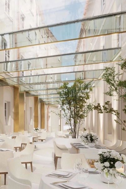 Rekonstrukce Hotelu U Sixtů na Staroměstském náměstí pokračuje podle plánu